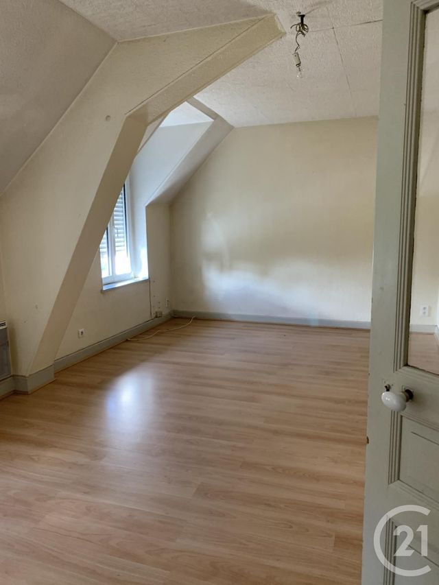 maison à louer - 3 pièces - 65.0 m2 - MONTMARAULT - 03 - AUVERGNE - Century 21 Pasquet Immobilier