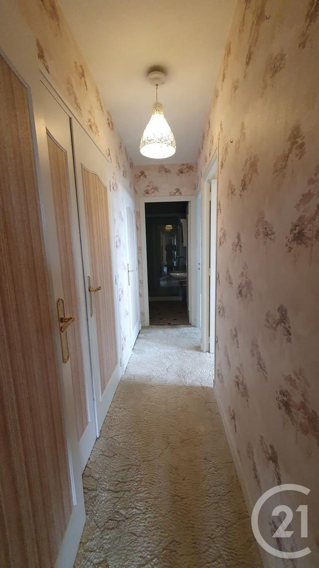 Appartement F3 à vendre - 4 pièces - 61.66 m2 - MONTLUCON - 03 - AUVERGNE - Century 21 Pasquet Immobilier
