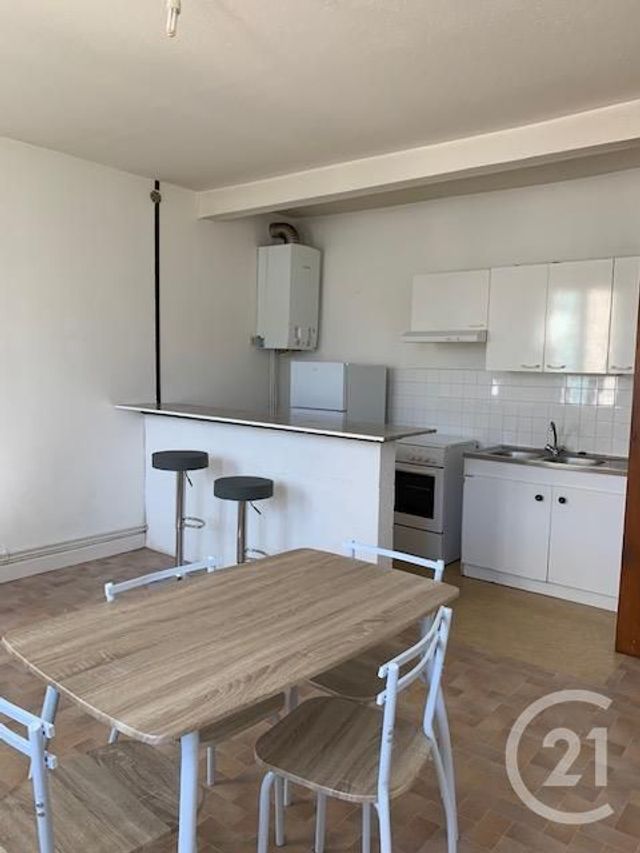 Appartement à louer - 2 pièces - 45.59 m2 - MONTLUCON - 03 - AUVERGNE - Century 21 Pasquet Immobilier