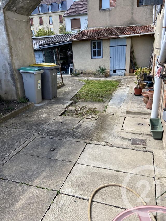 Afficher la photo en grand immeuble à vendre - 150.0 m2 - MONTLUCON - 03 - AUVERGNE - Century 21 Pasquet Immobilier