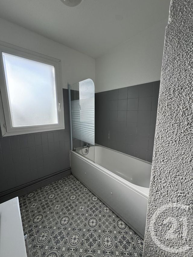 maison à louer - 1 pièce - 65.54 m2 - NERIS LES BAINS - 03 - AUVERGNE - Century 21 Pasquet Immobilier