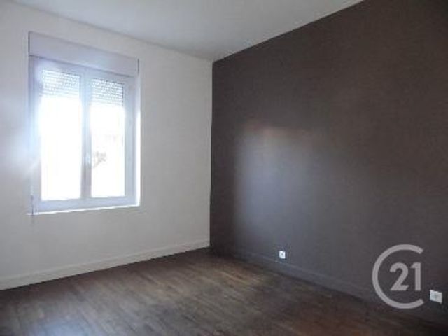 Appartement F3 à louer - 3 pièces - 77.0 m2 - MONTLUCON - 03 - AUVERGNE - Century 21 Pasquet Immobilier