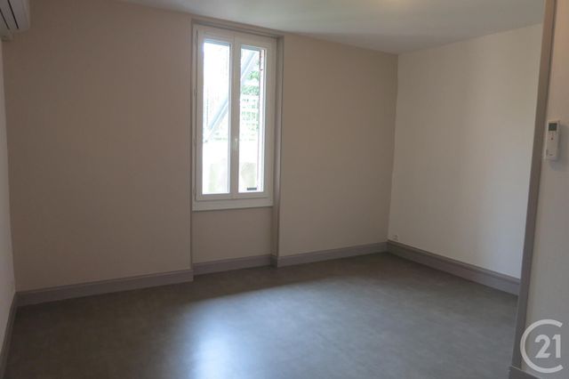 Afficher la photo en grand immeuble à vendre - 140.0 m2 - MONTLUCON - 03 - AUVERGNE - Century 21 Pasquet Immobilier