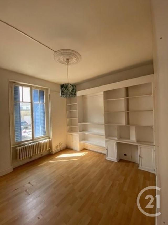 Appartement F4 à vendre - 3 pièces - 90.0 m2 - MONTLUCON - 03 - AUVERGNE - Century 21 Pasquet Immobilier