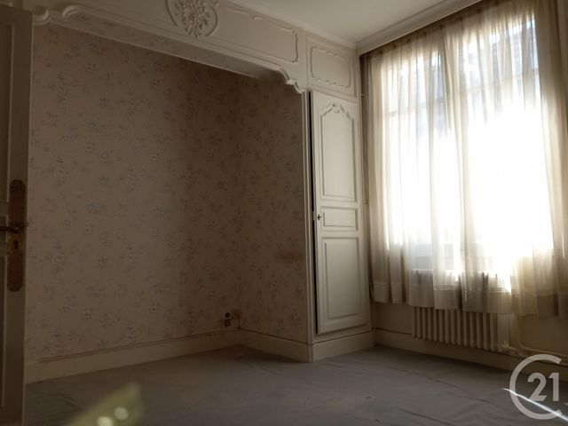 Afficher la photo en grand Appartement à vendre - 5 pièces - 100.0 m2 - MONTLUCON - 03 - AUVERGNE - Century 21 Pasquet Immobilier