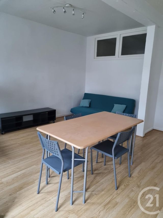 Appartement F2 à louer - 2 pièces - 66.0 m2 - MONTLUCON - 03 - AUVERGNE - Century 21 Pasquet Immobilier