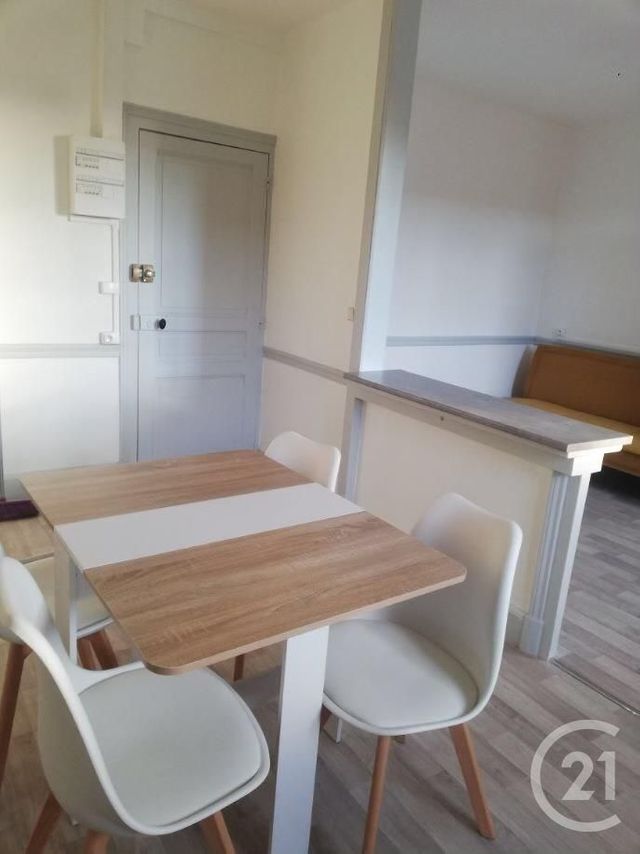 Appartement F2 à louer - 2 pièces - 37.0 m2 - MONTLUCON - 03 - AUVERGNE - Century 21 Pasquet Immobilier