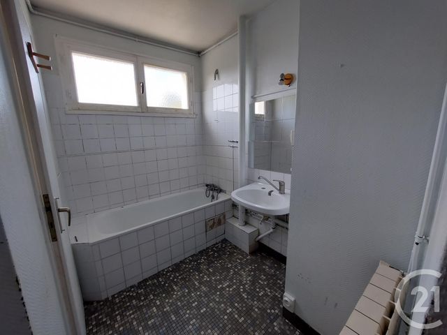 Appartement F3 à vendre - 3 pièces - 50.0 m2 - DOMERAT - 03 - AUVERGNE - Century 21 Pasquet Immobilier