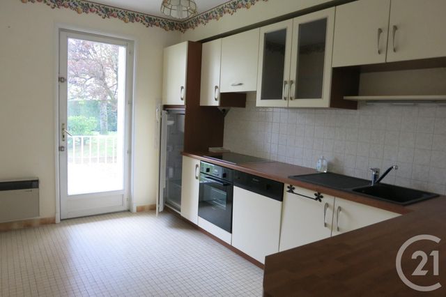 Appartement F3 à vendre - 3 pièces - 67.72 m2 - MONTLUCON - 03 - AUVERGNE - Century 21 Pasquet Immobilier