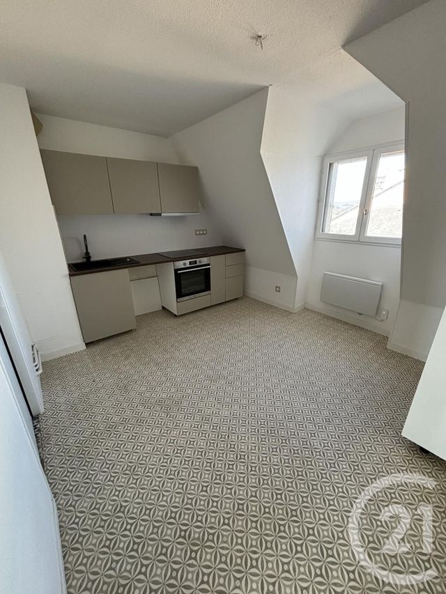Appartement F3 à vendre - 3 pièces - 70.0 m2 - MONTLUCON - 03 - AUVERGNE - Century 21 Pasquet Immobilier