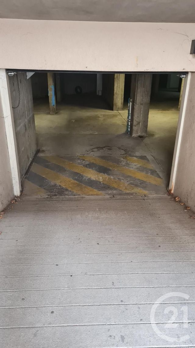 parking à louer - 15.0 m2 - MONTLUCON - 03 - AUVERGNE - Century 21 Pasquet Immobilier