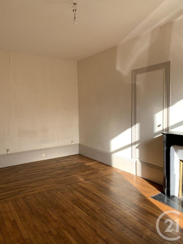 Afficher la photo en grand Appartement Autre à louer - 4 pièces - 150.0 m2 - MONTLUCON - 03 - AUVERGNE - Century 21 Pasquet Immobilier