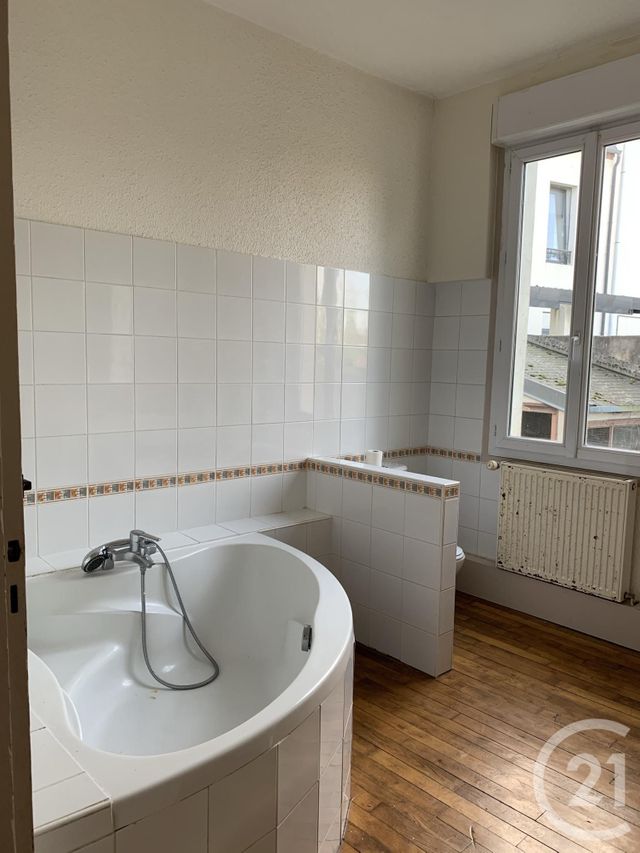 Afficher la photo en grand Appartement Autre à louer - 4 pièces - 150.0 m2 - MONTLUCON - 03 - AUVERGNE - Century 21 Pasquet Immobilier