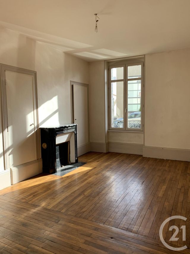 Afficher la photo en grand Appartement Autre à louer - 4 pièces - 150.0 m2 - MONTLUCON - 03 - AUVERGNE - Century 21 Pasquet Immobilier