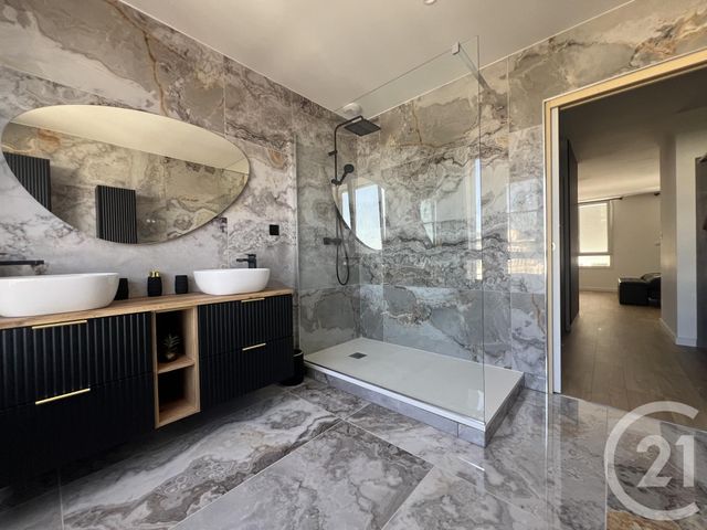 Appartement F5 à vendre - 7 pièces - 169.0 m2 - MONTLUCON - 03 - AUVERGNE - Century 21 Pasquet Immobilier