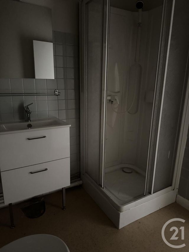 Afficher la photo en grand Appartement F3 à louer - 3 pièces - 57.3 m2 - MONTLUCON - 03 - AUVERGNE - Century 21 Pasquet Immobilier