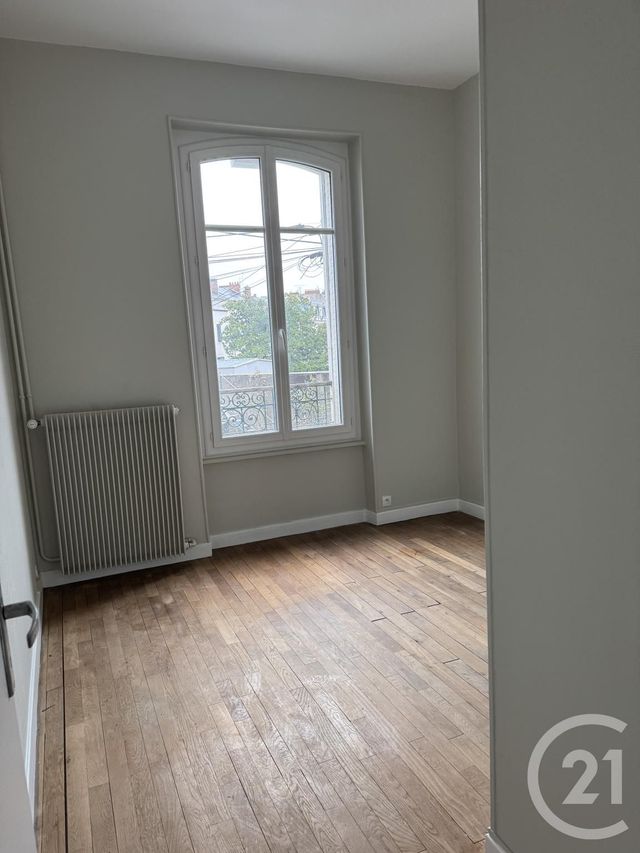 Appartement F3 à louer - 3 pièces - 55.09 m2 - MONTLUCON - 03 - AUVERGNE - Century 21 Pasquet Immobilier