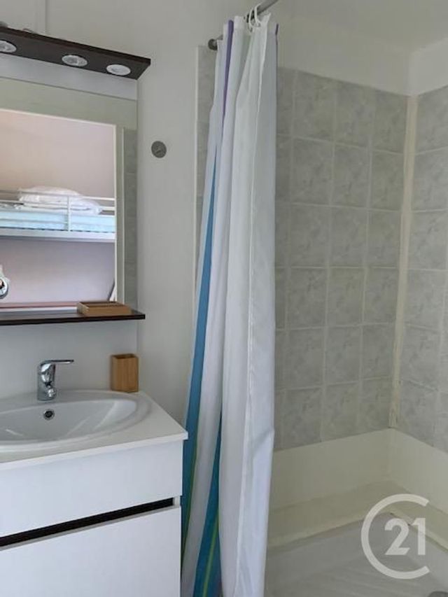 Appartement F1 à louer - 1 pièce - 29.9 m2 - MONTLUCON - 03 - AUVERGNE - Century 21 Pasquet Immobilier