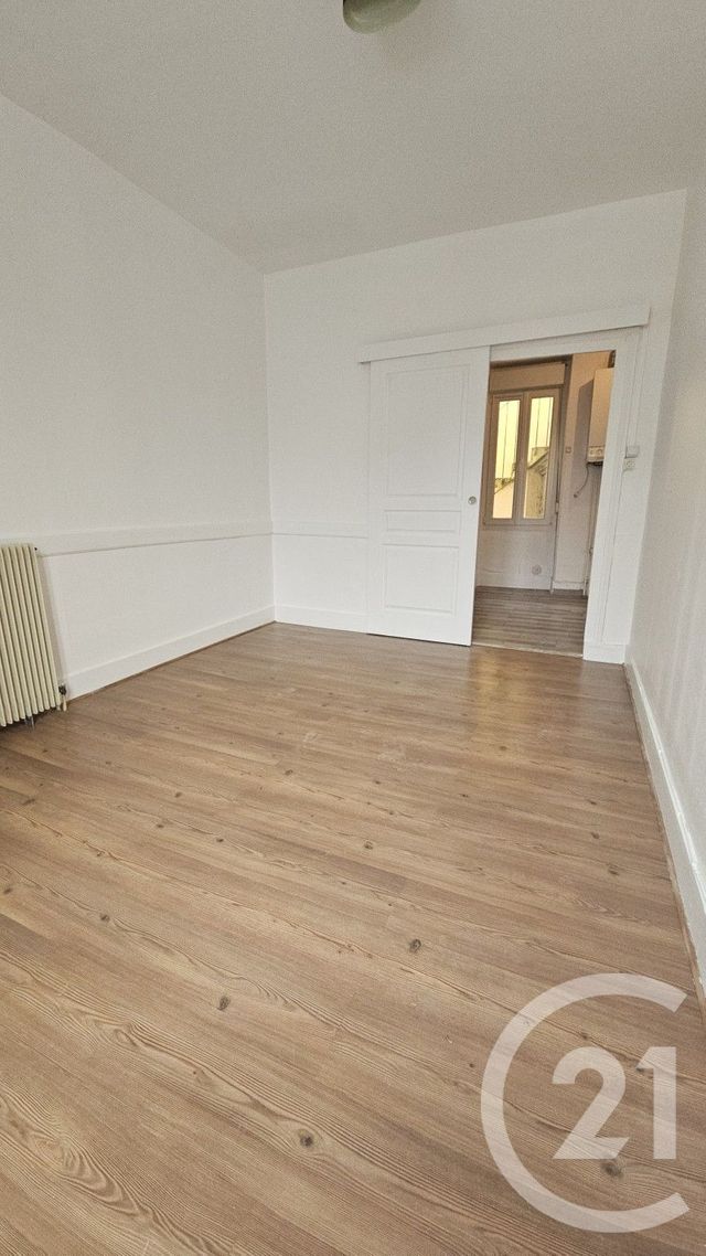 Appartement F3 à louer - 3 pièces - 60.92 m2 - MONTLUCON - 03 - AUVERGNE - Century 21 Pasquet Immobilier