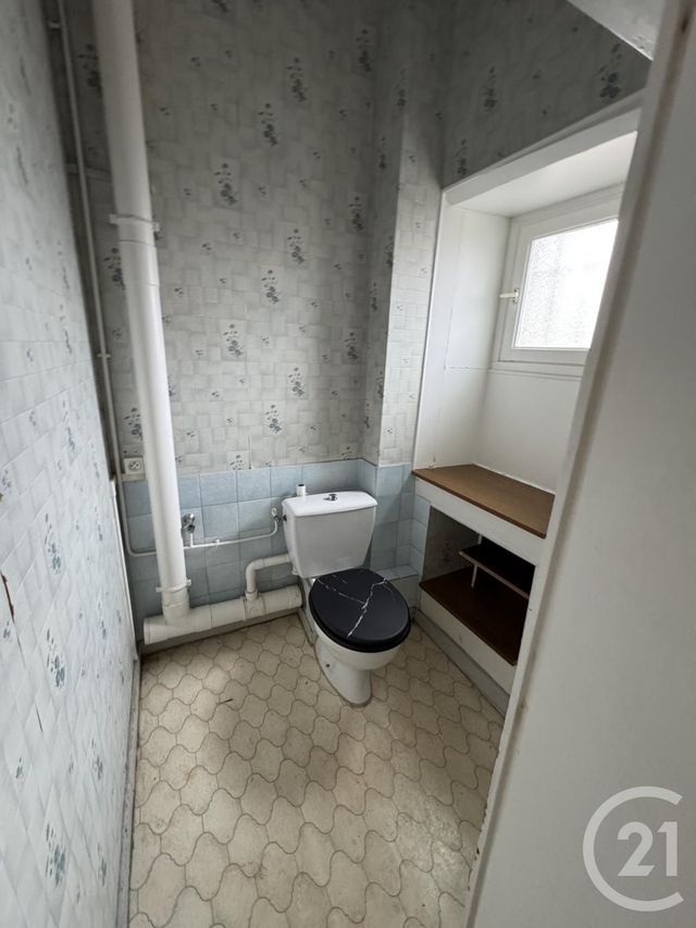 Appartement F3 à louer - 3 pièces - 72.0 m2 - MONTLUCON - 03 - AUVERGNE - Century 21 Pasquet Immobilier