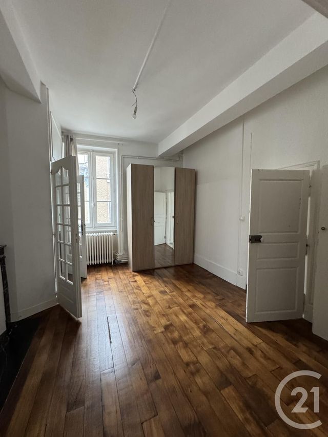 Appartement F3 à louer - 3 pièces - 72.0 m2 - MONTLUCON - 03 - AUVERGNE - Century 21 Pasquet Immobilier