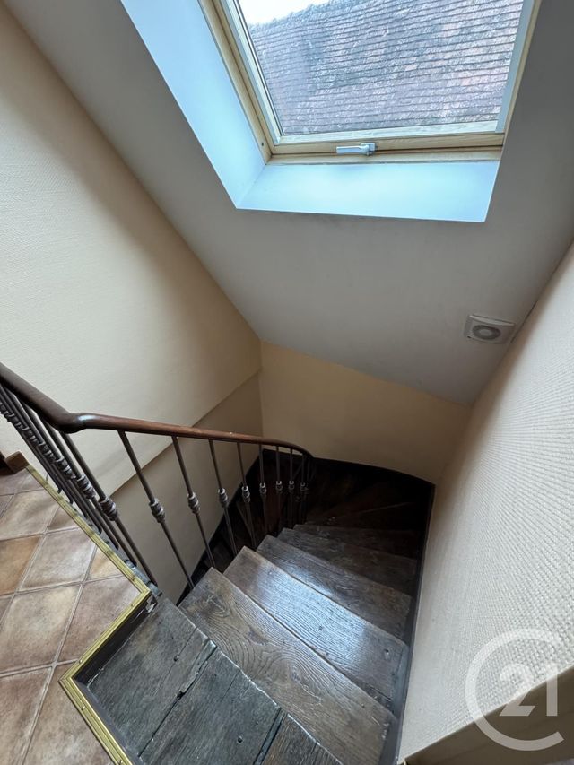 Appartement F3 à louer - 3 pièces - 72.0 m2 - MONTLUCON - 03 - AUVERGNE - Century 21 Pasquet Immobilier