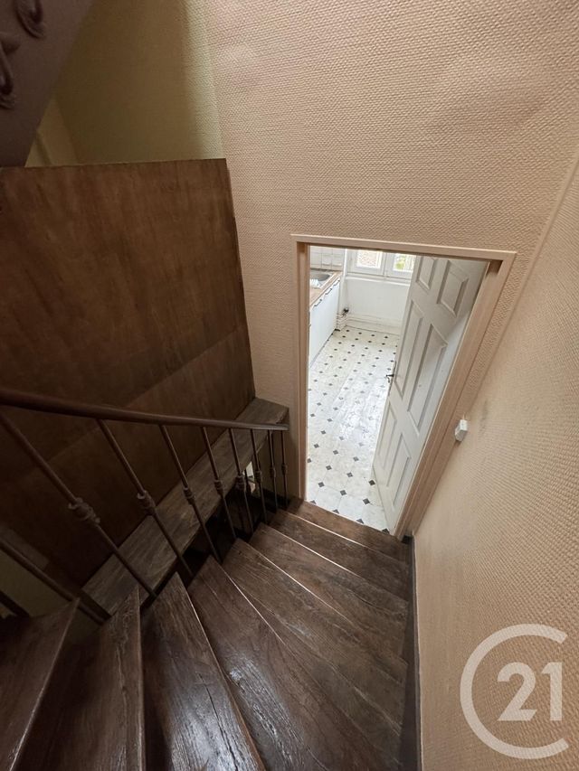 Appartement F3 à louer - 3 pièces - 72.0 m2 - MONTLUCON - 03 - AUVERGNE - Century 21 Pasquet Immobilier