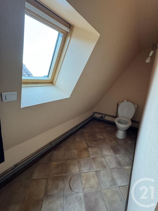 Appartement F3 à louer - 3 pièces - 72.0 m2 - MONTLUCON - 03 - AUVERGNE - Century 21 Pasquet Immobilier