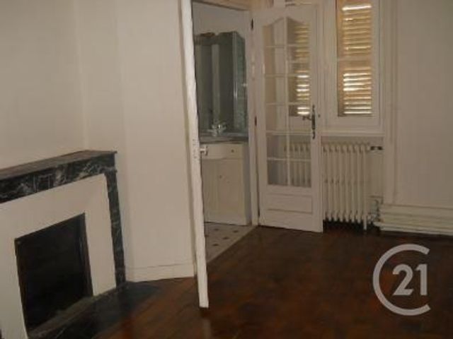 Appartement F3 à louer - 3 pièces - 72.0 m2 - MONTLUCON - 03 - AUVERGNE - Century 21 Pasquet Immobilier