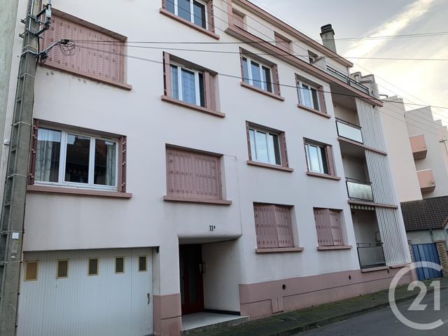 Afficher la photo en grand Appartement F3 à vendre - 3 pièces - 70.11 m2 - MONTLUCON - 03 - AUVERGNE - Century 21 Pasquet Immobilier