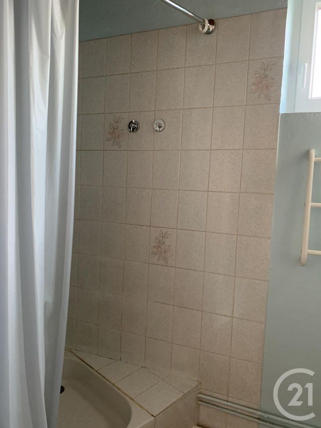 Afficher la photo en grand Appartement F3 à vendre - 3 pièces - 70.11 m2 - MONTLUCON - 03 - AUVERGNE - Century 21 Pasquet Immobilier