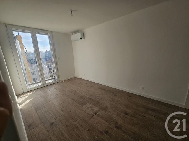 Appartement F3 à vendre - 3 pièces - 77.24 m2 - MONTLUCON - 03 - AUVERGNE - Century 21 Pasquet Immobilier