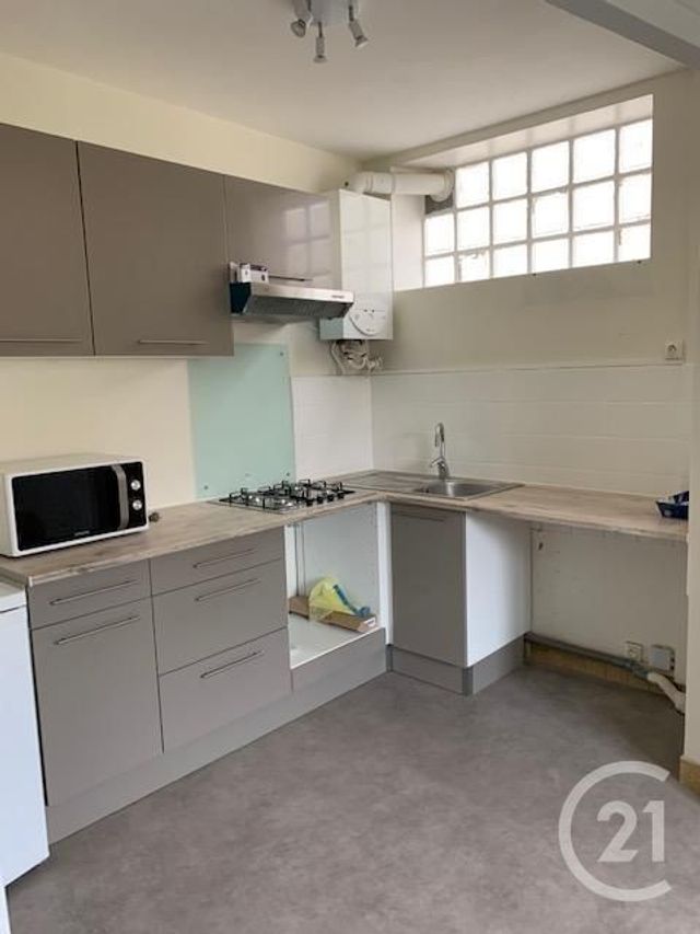 Appartement F3 à louer - 3 pièces - 60.0 m2 - MONTLUCON - 03 - AUVERGNE - Century 21 Pasquet Immobilier