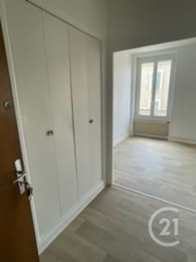 Afficher la photo en grand immeuble à vendre - 240.0 m2 - MONTLUCON - 03 - AUVERGNE - Century 21 Pasquet Immobilier