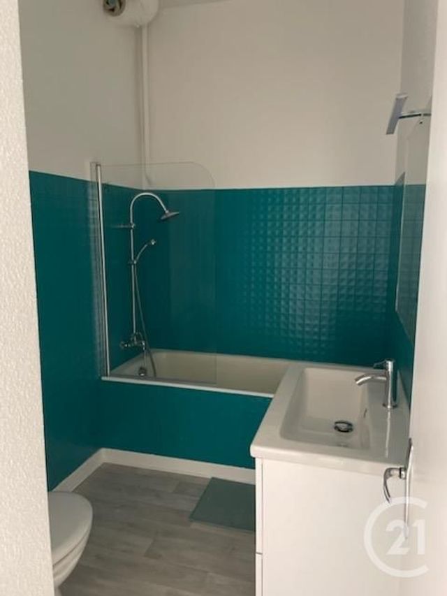 Afficher la photo en grand immeuble à vendre - 240.0 m2 - MONTLUCON - 03 - AUVERGNE - Century 21 Pasquet Immobilier