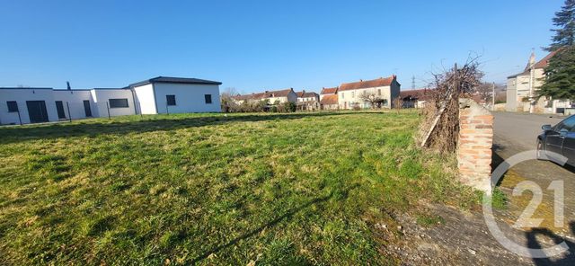 Afficher la photo en grand terrain à vendre - 800.0 m2 - MONTLUCON - 03 - AUVERGNE - Century 21 Pasquet Immobilier