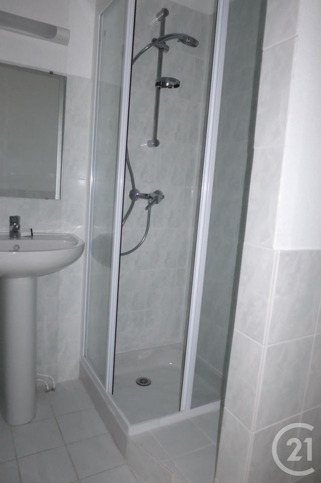 Appartement F2 à louer - 2 pièces - 32.75 m2 - MONTLUCON - 03 - AUVERGNE - Century 21 Pasquet Immobilier