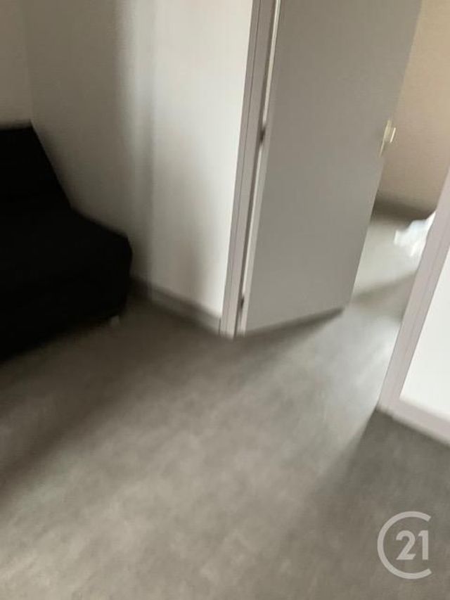 Appartement F2 à louer - 2 pièces - 32.75 m2 - MONTLUCON - 03 - AUVERGNE - Century 21 Pasquet Immobilier