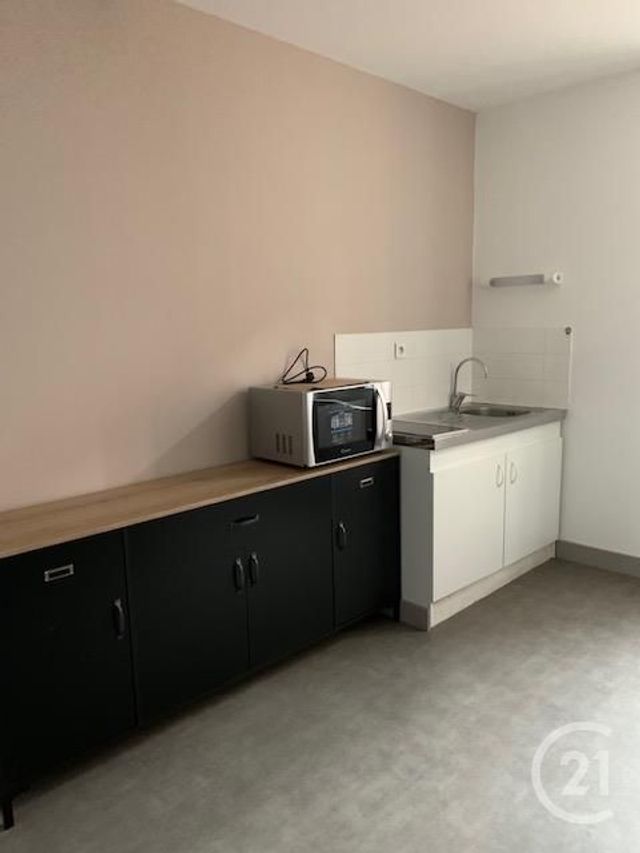 Appartement F2 à louer - 2 pièces - 32.75 m2 - MONTLUCON - 03 - AUVERGNE - Century 21 Pasquet Immobilier