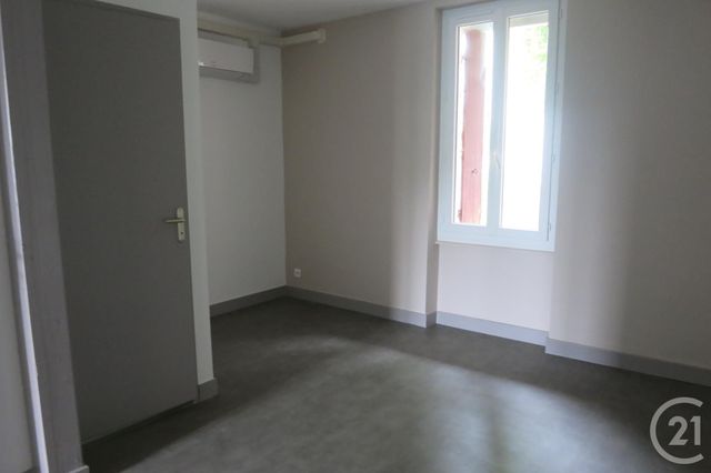 Appartement F2 à louer - 2 pièces - 32.75 m2 - MONTLUCON - 03 - AUVERGNE - Century 21 Pasquet Immobilier