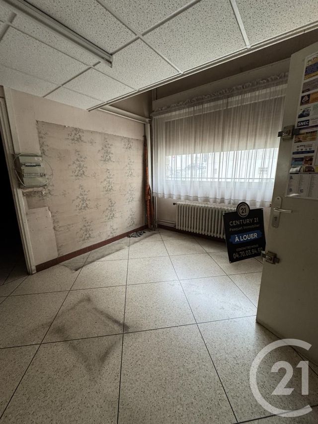 Appartement Local à louer - 3 pièces - 92.37 m2 - MONTLUCON - 03 - AUVERGNE - Century 21 Pasquet Immobilier