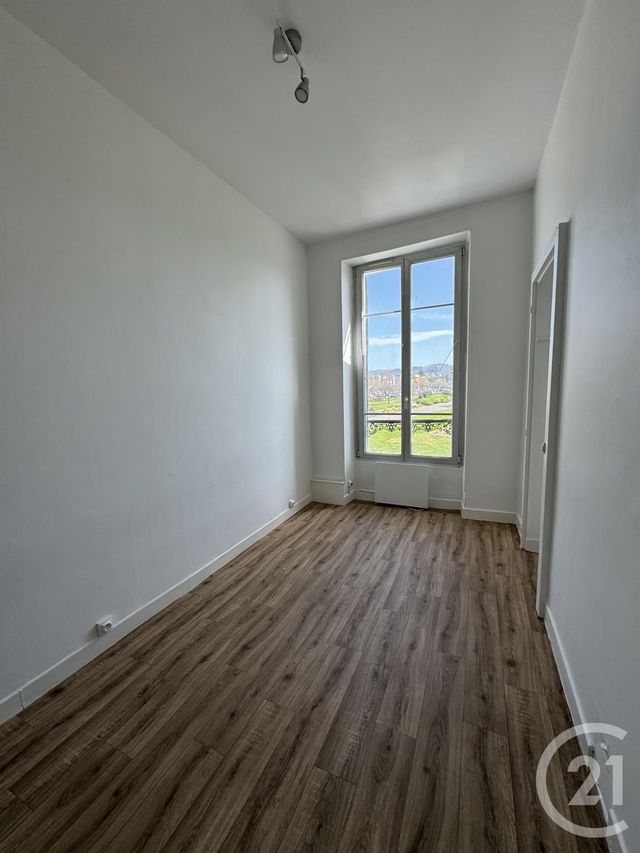 Afficher la photo en grand Appartement F1 à louer - 1 pièce - 28.81 m2 - MONTLUCON - 03 - AUVERGNE - Century 21 Pasquet Immobilier