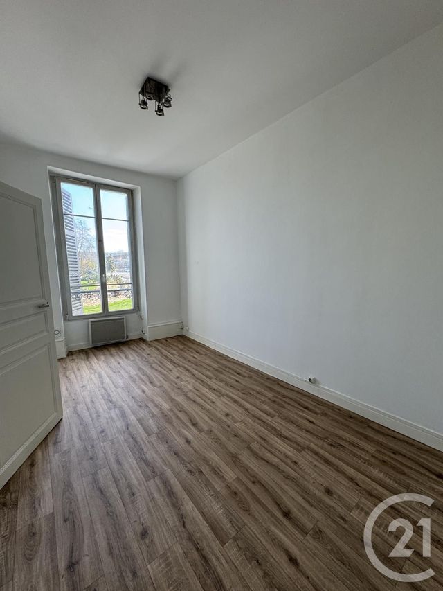 Afficher la photo en grand Appartement F1 à louer - 1 pièce - 28.81 m2 - MONTLUCON - 03 - AUVERGNE - Century 21 Pasquet Immobilier