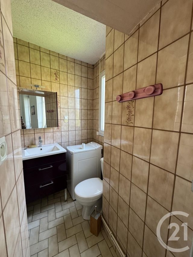 Afficher la photo en grand Appartement F2 à louer - 2 pièces - 69.11 m2 - MONTLUCON - 03 - AUVERGNE - Century 21 Pasquet Immobilier