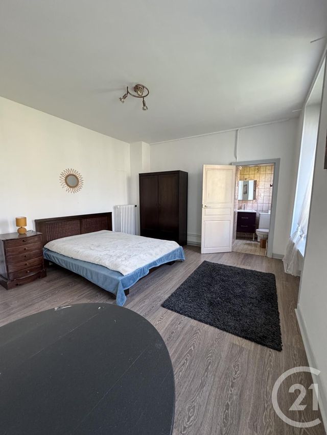 Afficher la photo en grand Appartement F2 à louer - 2 pièces - 69.11 m2 - MONTLUCON - 03 - AUVERGNE - Century 21 Pasquet Immobilier