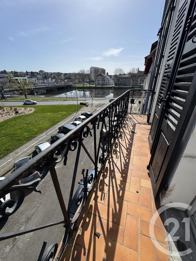 Afficher la photo en grand Appartement F2 à louer - 2 pièces - 69.11 m2 - MONTLUCON - 03 - AUVERGNE - Century 21 Pasquet Immobilier