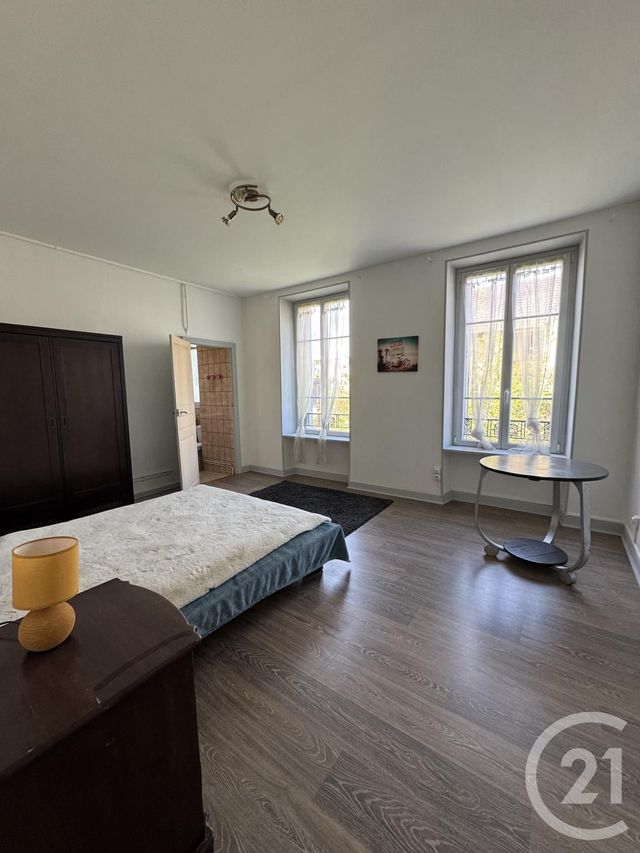 Afficher la photo en grand Appartement F2 à louer - 2 pièces - 69.11 m2 - MONTLUCON - 03 - AUVERGNE - Century 21 Pasquet Immobilier