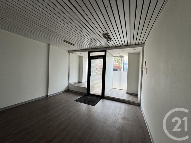 Afficher la photo en grand commerce à louer - 42.3 m2 - MONTLUCON - 03 - AUVERGNE - Century 21 Pasquet Immobilier