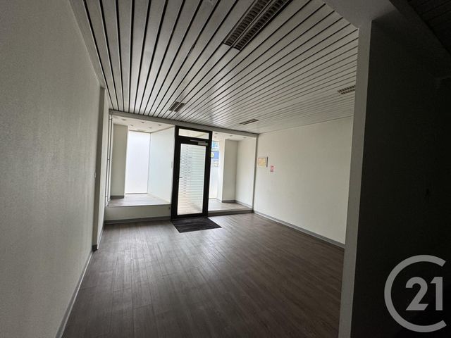 commerce à louer - 42.3 m2 - MONTLUCON - 03 - AUVERGNE - Century 21 Pasquet Immobilier