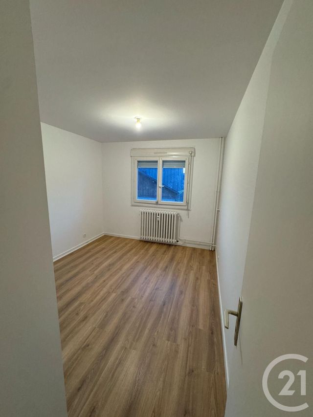 Appartement F4 à vendre - 4 pièces - 66.62 m2 - MONTLUCON - 03 - AUVERGNE - Century 21 Pasquet Immobilier